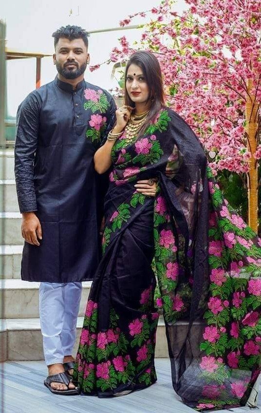 প্রিয়জনের সাথে মিলিয়ে ট্রেন্ডি শাড়ি-পাঞ্জাবি!